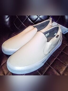 New Men's Oakley Lunar Rock Ivory Color Canvas Banks Slip On Sneakers Size 12
